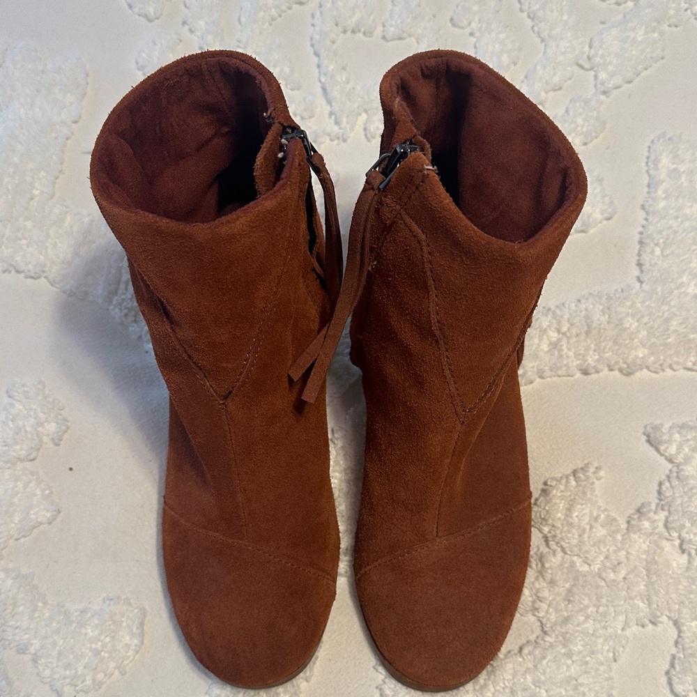 Toms Rust Suede Ankle Booties